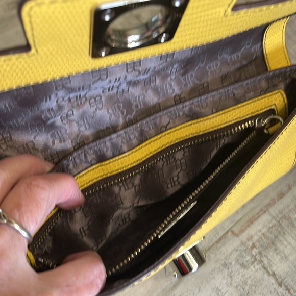 BANANA REPUBLIC NWT YELLOW LEATHER WRISTLET CLUTCH BAG - Picture 7 of 12